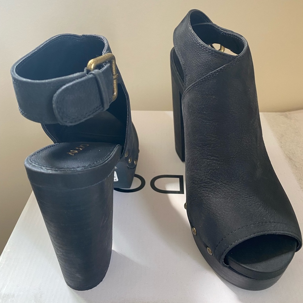 Black Aldo size 6 1/2